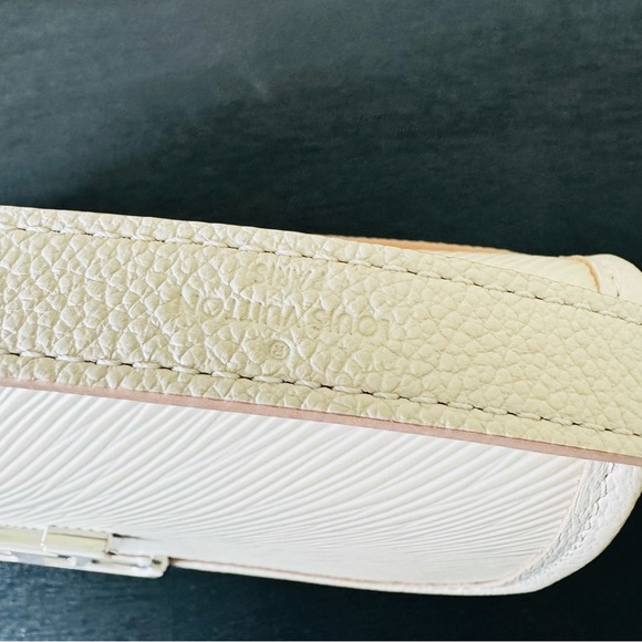 Louis Vuitton Buci crossbody - Picture 10 of 16